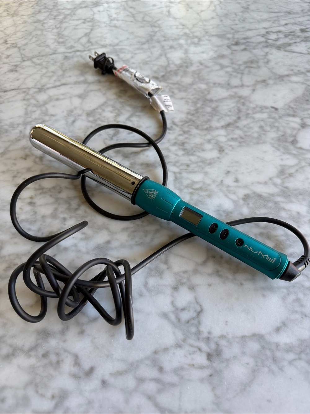 NuMe 1.25 inch Titanium Barrel Curling Wand